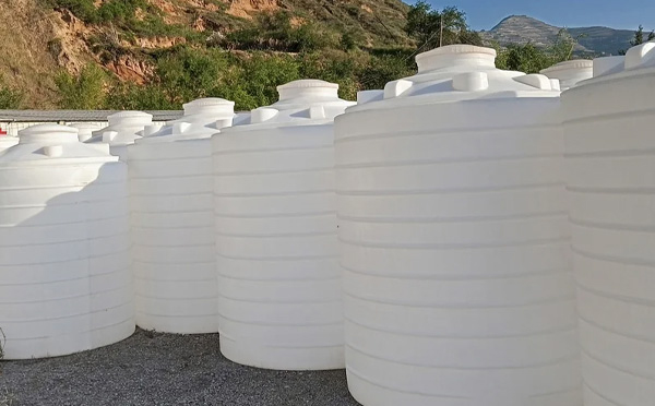 化工液体储存注意事项——选对PE肃州塑料桶避免安全隐患