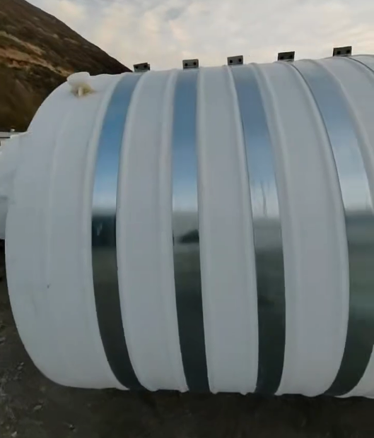 圆形肃州塑料桶批量交付案例：结构稳定，适配多行业液体储运需求